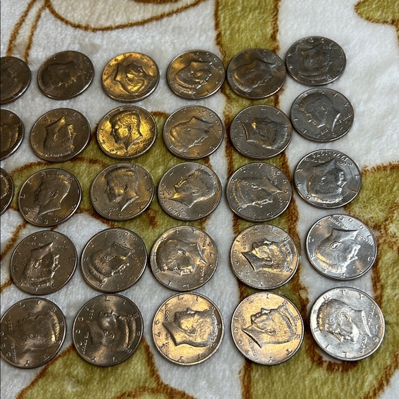 Large Estate Sale Kennedy Half Dollar Coin Collection - Picture 3 of 11